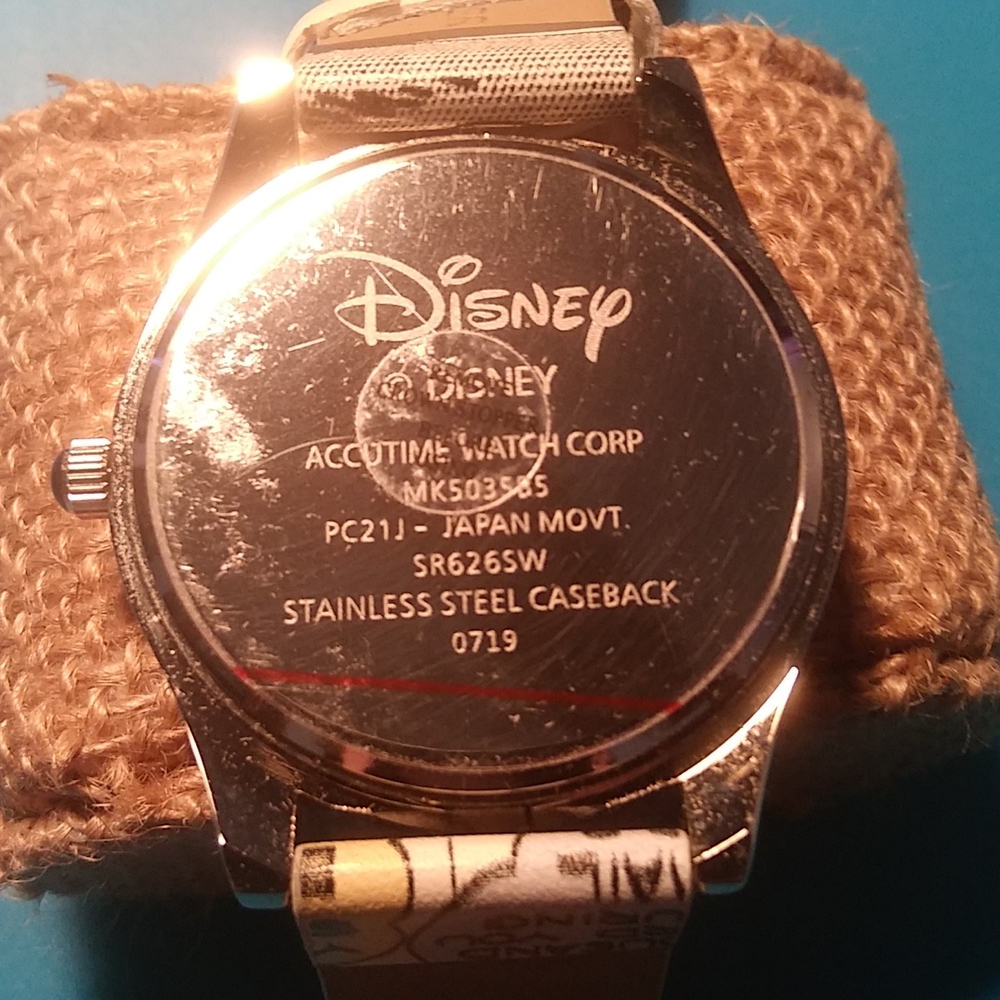 Mickey Mouse Cartoon Watch - Picture 4 of 11